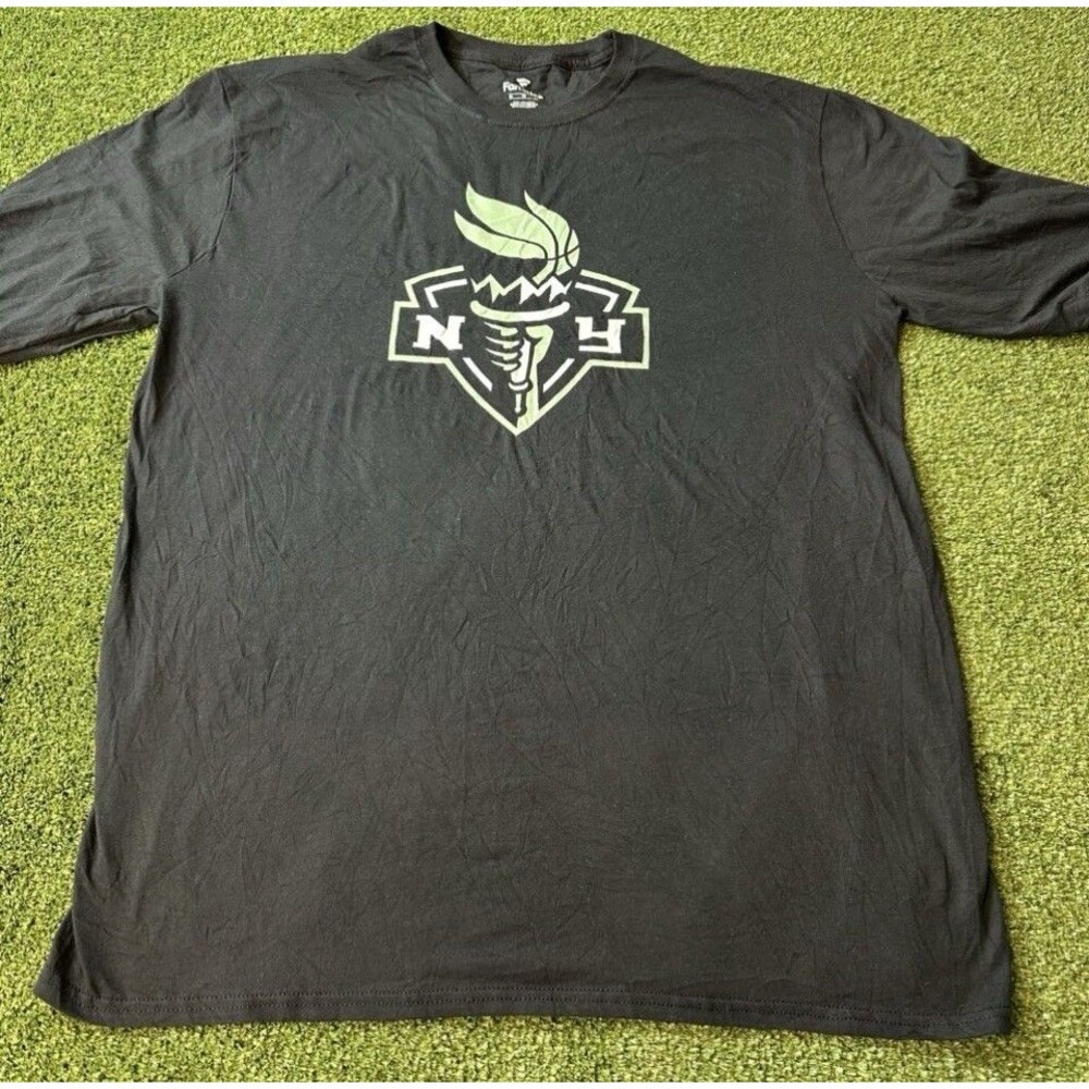 WNBA New York Liberty Basketball Fanatics T-Shirt Shirt Size XL NWOT